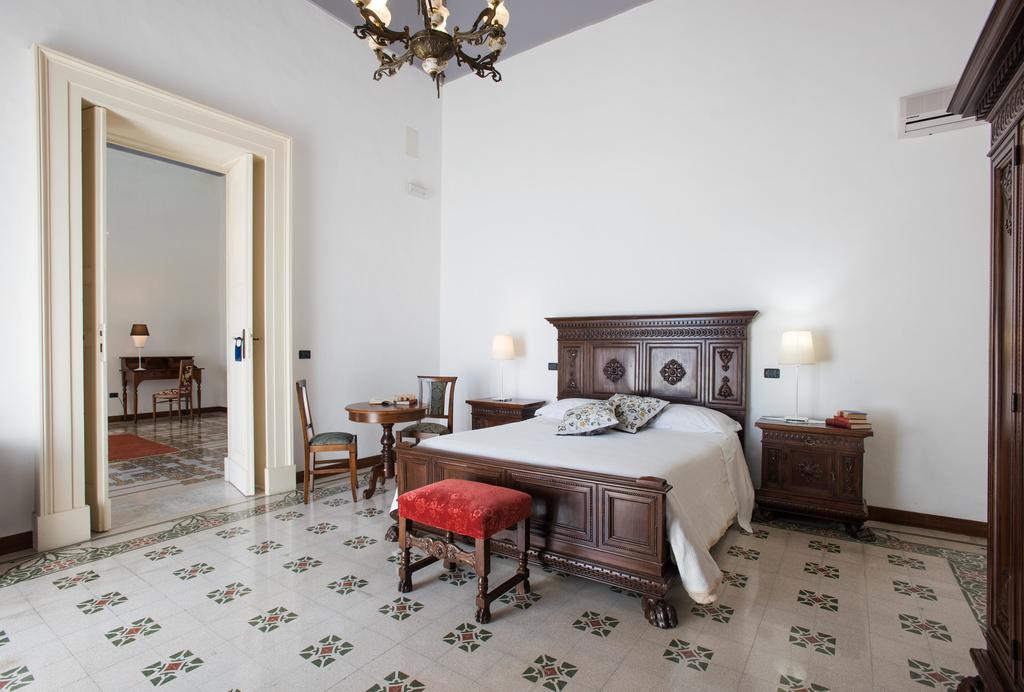 Palazzo Scarciglia - Dimora D'Epoca Panzió Minervino di Lecce Kültér fotó